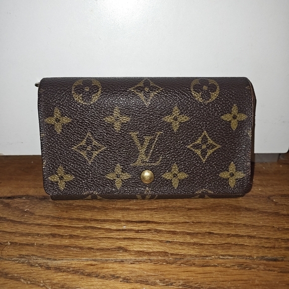 Louis Vuitton Handbags - Louis Vuitton Monogram Porte Monnaie Tresor Wallet